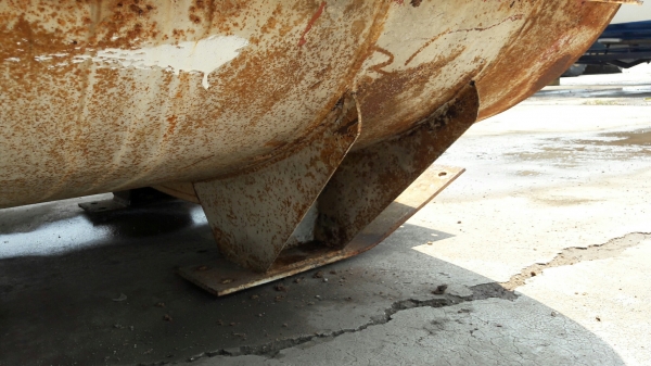 ถังน้ำใส่ 10 ล้อขนาด 12,000 ลิตร พึ่งถอดออกจากรถ