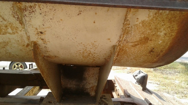 ถังน้ำใส่ 10 ล้อขนาด 12,000 ลิตร พึ่งถอดออกจากรถ