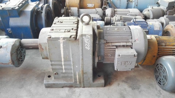 ** SOLD ** มอเตอร์เกียร์ SEW Eurodrive 2 HP ทด 1:120 (12rpm) 380V สวยทดหนักพร้อมใช้งาน