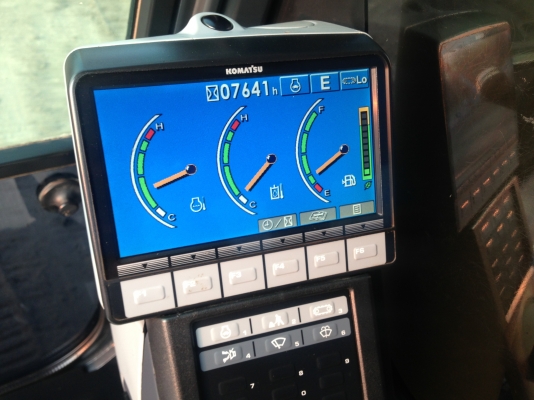 ขาย KOMATSU PC200-8 (7600 ชั่วโมง) สภาพสวยเดิมๆ ขอรูปเพิ่มได้ครับ รถสวยพร้อมใช้งาน สนใจติดต่อเจ้าของโดยตรง 081-4283210 ไอดีไลน์ Adul.14