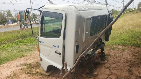 ขาย หัวเก๋ง HINO FC9J EURO 3 ไม่มีพวงมาลัย ไม่มีเรือนไมล์ และไม่มีสายไฟ