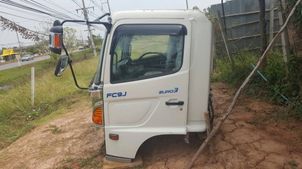 ขาย หัวเก๋ง HINO FC9J EURO 3 ไม่มีพวงมาลัย ไม่มีเรือนไมล์ และไม่มีสายไฟ