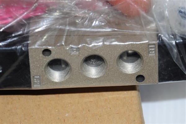 โซลินอยด์วาล์ว (Solenoid Valve) ยี่ห้อ CKD MADE IN JAPAN โซลินอยด์วาล์ว (Solenoid Valve) ยี่ห้อ CKD MADE IN JAPAN