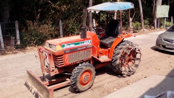 รถไถ่22แรง2เพลา สวย ดันหน้าพาลหลัง ล้อเหล็ก รถไถ่22แรง2เพลา สวย ดันหน้าพาลหลัง ล้อเหล็ก