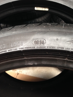 Pirelli 225 40 -255 35 r19 ปี14 สภาพสวย ไม่ป่ะ ไม่กินข้าง ตจว.ส่งได้ครับ T.061-9030026