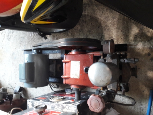 ขาย !! ปั้มฉีดยาพร้อมมอเตอร์1แรง220v.โตชิบ้า