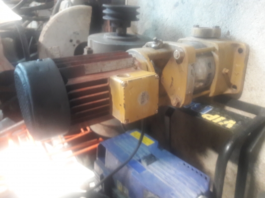 ขาย !! ปั้มน้ำสเตท.กุนด์ฟรอส.ขนาด1แรง380v.พร้อมใช้