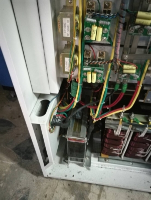 9000 บ ส่งฟรี083-2000058  LINE ID: line832923 Uninterruptable Power Supply เครื่องสำรองไฟ,เครื่องชดเชยแรงไฟฟ้าอัตโนมัติ ขนาดกำลัง 20KVA. ใช้ไฟ380V.