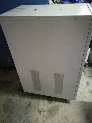 9000 บ ส่งฟรี083-2000058  LINE ID: line832923 Uninterruptable Power Supply เครื่องสำรองไฟ,เครื่องชดเชยแรงไฟฟ้าอัตโนมัติ ขนาดกำลัง 20KVA. ใช้ไฟ380V.