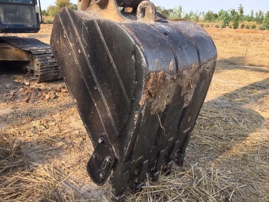 KOMATSU PC200-5 ไฟฟ้าครบ 475,000 บาท ชีเรียล 68,xxx  เครื่องดี ปั้มดี โช่หนา เอวขยับ ช่วงล่างเต็ม แอร์มี เอกสารเล่มทะเบียน