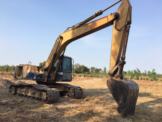 KOMATSU PC200-5 ไฟฟ้าครบ 475,000 บาท ชีเรียล 68,xxx  เครื่องดี ปั้มดี โช่หนา เอวขยับ ช่วงล่างเต็ม แอร์มี เอกสารเล่มทะเบียน