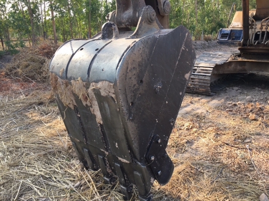 KOMATSU PC200-5 ไฟฟ้าครบ 475,000 บาท ชีเรียล 68,xxx  เครื่องดี ปั้มดี โช่หนา เอวขยับ ช่วงล่างเต็ม แอร์มี เอกสารเล่มทะเบียน