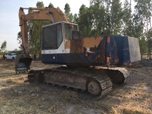 KOMATSU PC200-5 ไฟฟ้าครบ 475,000 บาท ชีเรียล 68,xxx  เครื่องดี ปั้มดี โช่หนา เอวขยับ ช่วงล่างเต็ม แอร์มี เอกสารเล่มทะเบียน