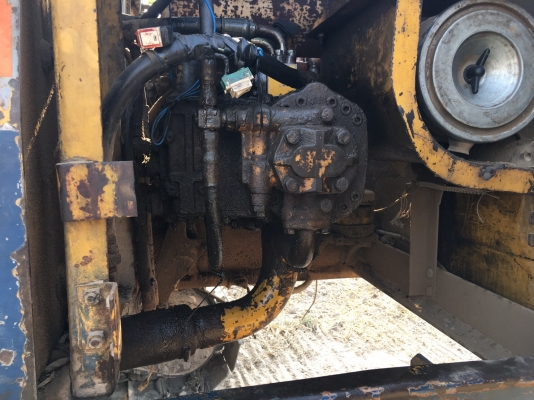 KOMATSU PC200-5 ไฟฟ้าครบ 475,000 บาท ชีเรียล 68,xxx  เครื่องดี ปั้มดี โช่หนา เอวขยับ ช่วงล่างเต็ม แอร์มี เอกสารเล่มทะเบียน