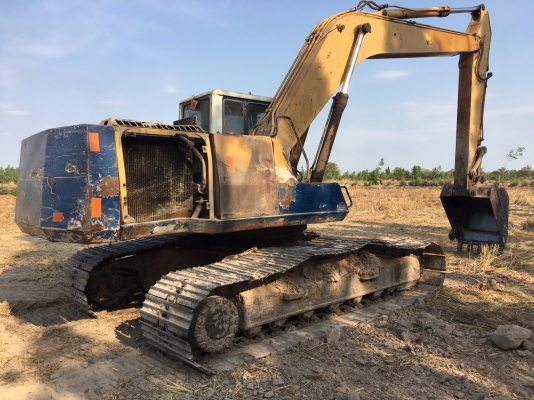 KOMATSU PC200-5 ไฟฟ้าครบ 475,000 บาท ชีเรียล 68,xxx  เครื่องดี ปั้มดี โช่หนา เอวขยับ ช่วงล่างเต็ม แอร์มี เอกสารเล่มทะเบียน