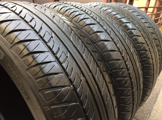 ยาง Dunlop 245 70 16 ปี15 เนื้อนิ่มๆ ดอกเต็ม ใช้ยาว ราคาไม่แพง