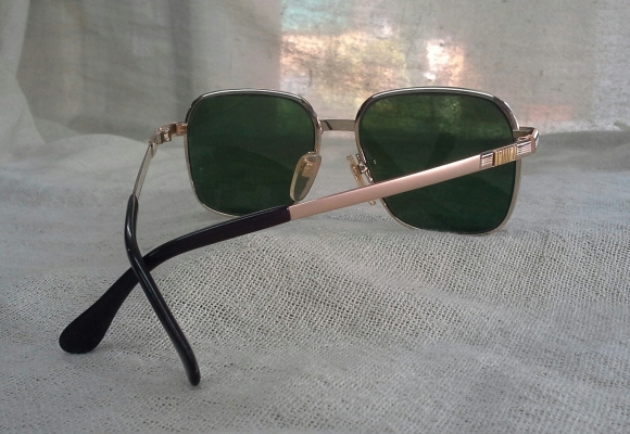 แว่นตาอเมริกันวินเทจ ยุค '80s ไททาเนียมบริสุทธิ์ + โกลด์ฟิลด์ Vintage MA handmade in USA แว่นตาอเมริกันวินเทจ ยุค '80s ไททาเนียมบริสุทธิ์ + โกลด์ฟิลด์ Vintage MA handmade in USA