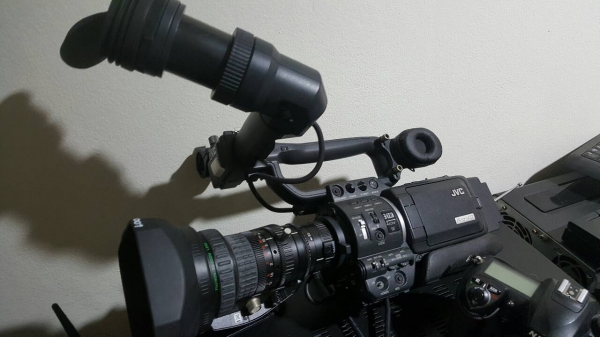 ถูกๆ " กล้อง NIKON D200 และ วีดีโอ JVC Gy hd101 " เหมา 6,900 บาท ถูกๆ " กล้อง NIKON D200 และ วีดีโอ JVC Gy hd101 " เหมา 6,900 บาท