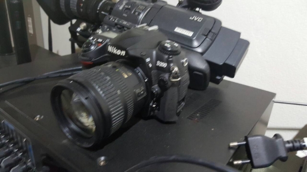 ถูกๆ " กล้อง NIKON D200 และ วีดีโอ JVC Gy hd101 " เหมา 6,900 บาท ถูกๆ " กล้อง NIKON D200 และ วีดีโอ JVC Gy hd101 " เหมา 6,900 บาท
