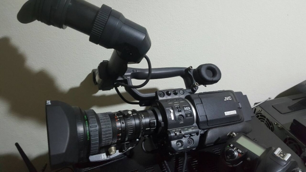 ถูกๆ " กล้อง NIKON D200 และ วีดีโอ JVC Gy hd101 " เหมา 6,900 บาท ถูกๆ " กล้อง NIKON D200 และ วีดีโอ JVC Gy hd101 " เหมา 6,900 บาท