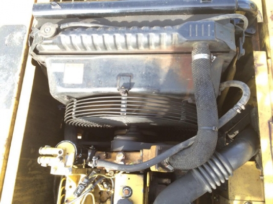 ขายรถแบคโฮ KOMATSU PC200-6 คอลโทรลสั้น รถนอกนำเข้าจากญี่ปุ่น สภาพสวยพร้อมใช้งาน มีVDOการทำงานครับ