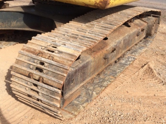 ขายรถแบคโฮ KOMATSU PC200-6 คอลโทรลสั้น รถนอกนำเข้าจากญี่ปุ่น สภาพสวยพร้อมใช้งาน มีVDOการทำงานครับ