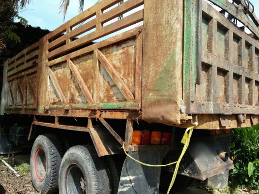 รถมิตซู 10 ล้อดั้ม FN527M - TF 220 แรงม้า. ปี 45. สนใจติดต่อ 081 - 6079515