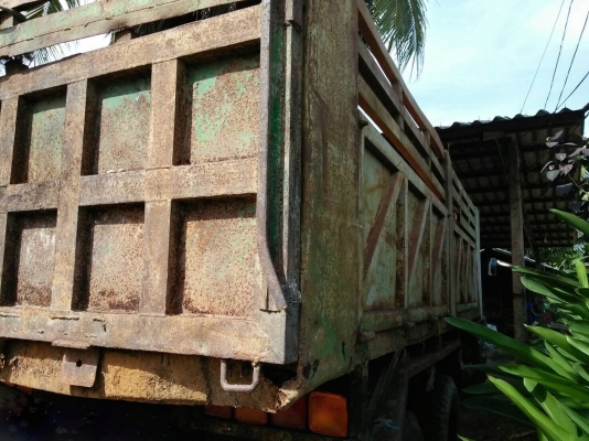 รถมิตซู 10 ล้อดั้ม FN527M - TF 220 แรงม้า. ปี 45. สนใจติดต่อ 081 - 6079515