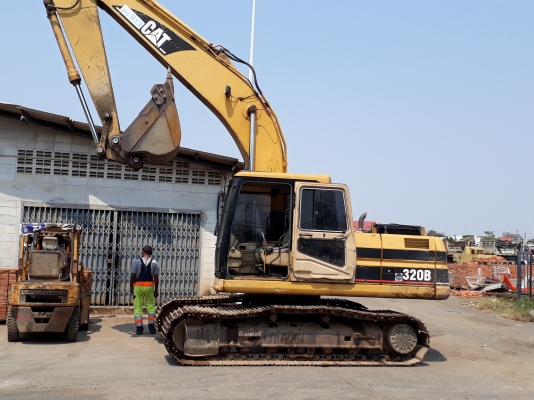 ขายด่วน CAT 320B รถสวยสภาพพร้อมใช้งาน เครื่องปั้มดี โซ่ช่วงล่างเต็ม เฟรมสวย แอร์เย็น บูมอามสวย ไฟฟ้าครบ ตัดมอเตอร์คันเร่ง เอกสารเล่มทะเบียน