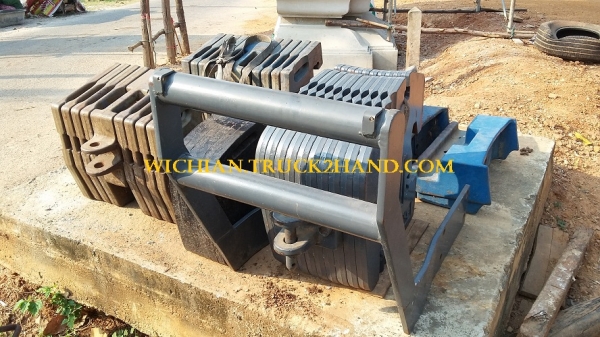 ขายเวทถ่วงหน้ารถไถฟอร์ด นิวฮอลแลนด์ มีรางเวททุกรุ่นครับ