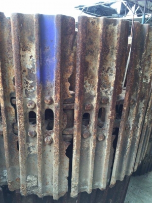 โซ่พร้อมใบเก่า KOBELCO SK220-3-5 ใบยาว 80 ซม. เส้นละ 45,000 บาท