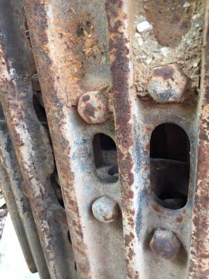 โซ่พร้อมใบเก่า KOBELCO SK220-3-5 ใบยาว 80 ซม. เส้นละ 45,000 บาท