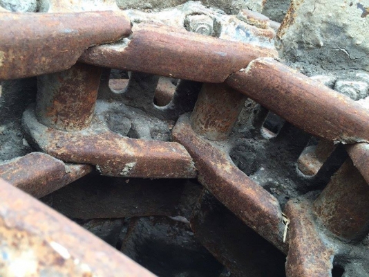 โซ่พร้อมใบเก่า KOBELCO SK220-3-5 ใบยาว 60 ซม. เส้นละ 50,000 บาท