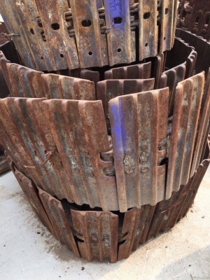 โซ่พร้อมใบเก่า KOMATSU PC 120-5-6 ใบยาว 50 ซม. เส้นละ 40,000 บาท