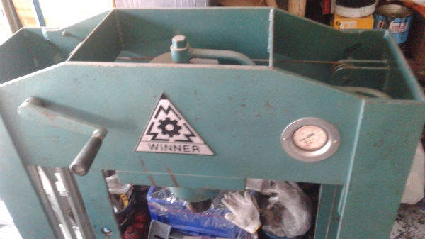 แท่นอัดไฮดรอลิค แท่นอัดไฮดรอลิค