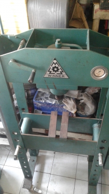 แท่นอัดไฮดรอลิค แท่นอัดไฮดรอลิค