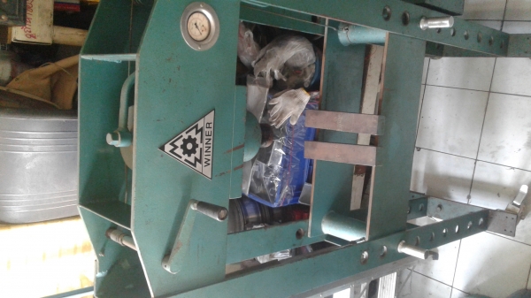 แท่นอัดไฮดรอลิค