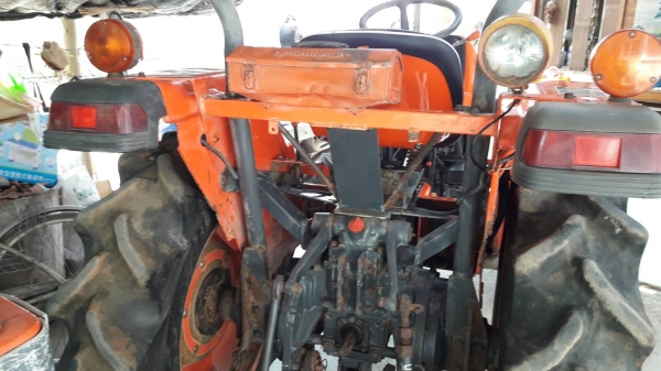 คูโต้า L2808เครี่อง เกียร์ดี สีเดิม หน้ากากขาวพิมพ์นิยม ตัวเปล่า98,000