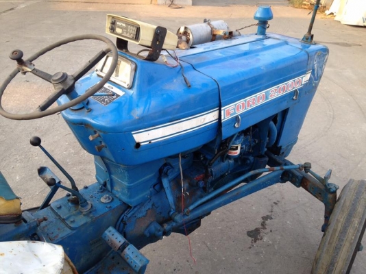 ขายรถไถฟอร์ด FORD รุ่น 2000 แรงม้า36hp.