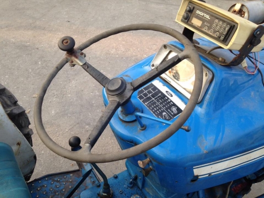 ขายรถไถฟอร์ด FORD รุ่น 2000 แรงม้า36hp.