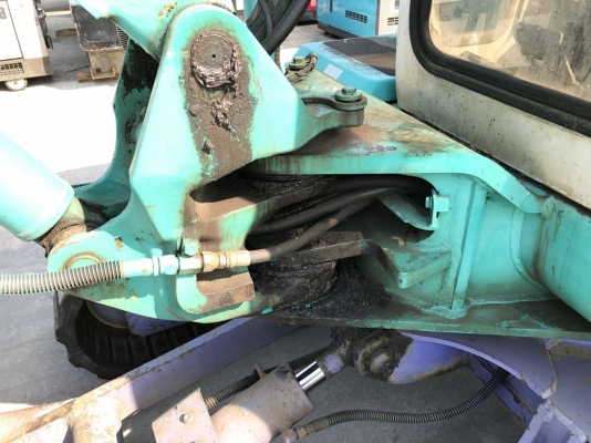 Komatsu PC40-7E ตู้เก๋ง เครื่องดำ ติดหัวเจาะกระแทก จากญี่ปุ่น Komatsu PC40-7E ตู้เก๋ง เครื่องดำ ติดหัวเจาะกระแทก จากญี่ปุ่น