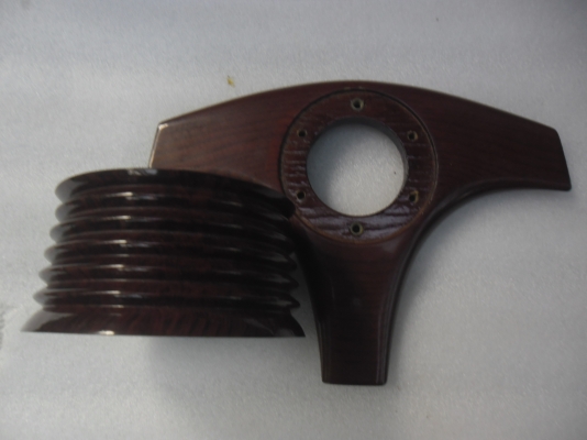 พวงมาลัยไม้