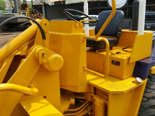 รถตักล้อยางเอวอ่อน 507 รถตักล้อยางเอวอ่อน 507