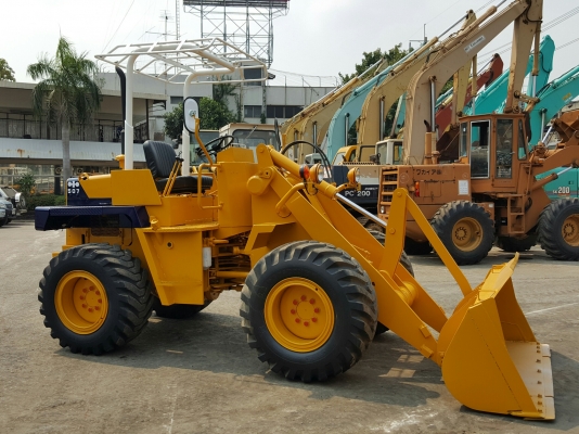 รถตักล้อยางเอวอ่อน 507