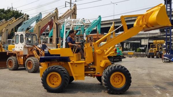 รถตักล้อยางเอวอ่อน 507 รถตักล้อยางเอวอ่อน 507