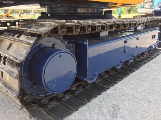 รถขุด KOMATSU PC30-6 มีหัวเก๋ง ทำสีใหม่ มือสองนำเข้าญี่ปุ่น