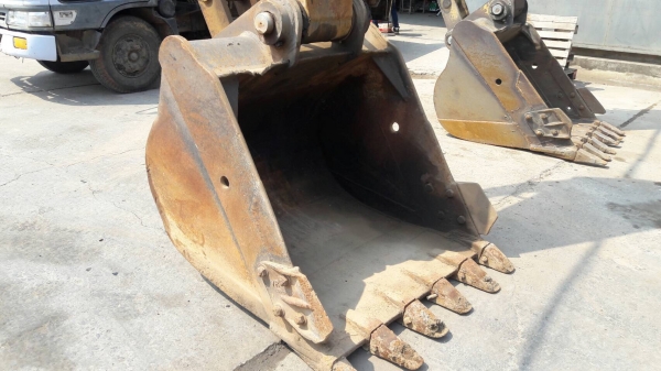 ขาย 795,000 บาท CAT 320 V.2 เครื่องเดิมแน่นๆ ปั้มดี ช่วงล่างเต็ม ระบบไฟครบ เอกสารเล่มทะเบียนครบ ขาย 795,000 บาท CAT 320 V.2 เครื่องเดิมแน่นๆ ปั้มดี ช่วงล่างเต็ม ระบบไฟครบ เอกสารเล่มทะเบียนครบ