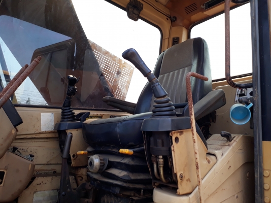 ขายด่วน แมคโคร CAT 320V2 สภาพพร้อมใช้งาน เครื่องปั้มดี โซ่ช่วงล่างสวย ไฟฟ้าอยู่ ตัดเฉพาะมอเตอร์คันเร่ง บูมอามสวย สลักบุ๋งแน่น บุ๋งกี้สวย เอกสารเล่มทะเบียน