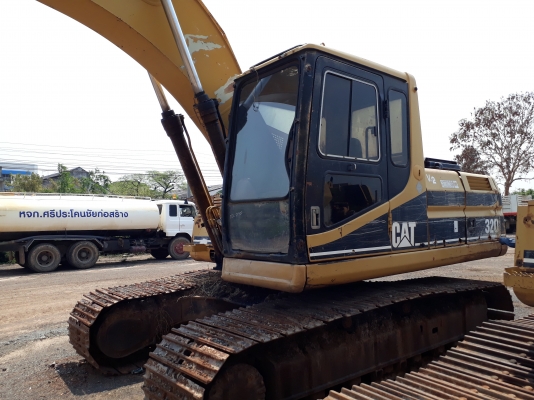 ขายด่วน แมคโคร CAT 320V2 สภาพพร้อมใช้งาน เครื่องปั้มดี โซ่ช่วงล่างสวย ไฟฟ้าอยู่ ตัดเฉพาะมอเตอร์คันเร่ง บูมอามสวย สลักบุ๋งแน่น บุ๋งกี้สวย เอกสารเล่มทะเบียน