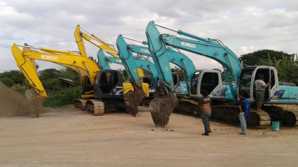 ให้เช่ารถแมคโคร รายวัน-รายเดือน sk120-sk200 สนใจติดต่อสอบถามรายละเอียดได้ที่ 0802719535 คุณเบียร์